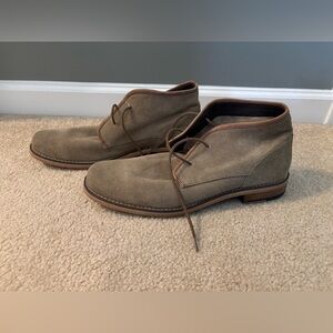 Wolverine Men's Chukka Boots in Olive Suede